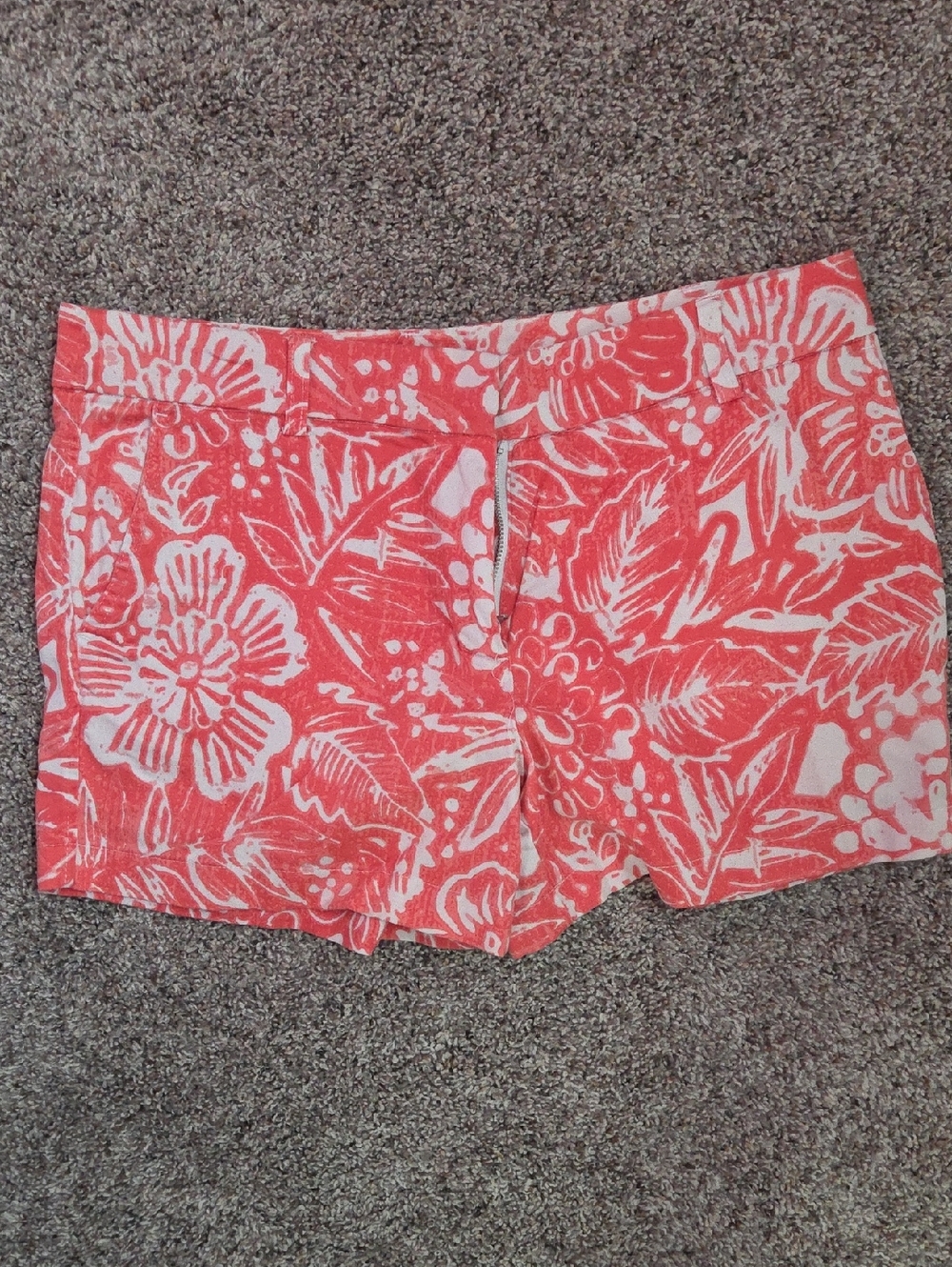 Women's Chino Shorts in Coral & White Floral Print by Artisan NY  Size 6